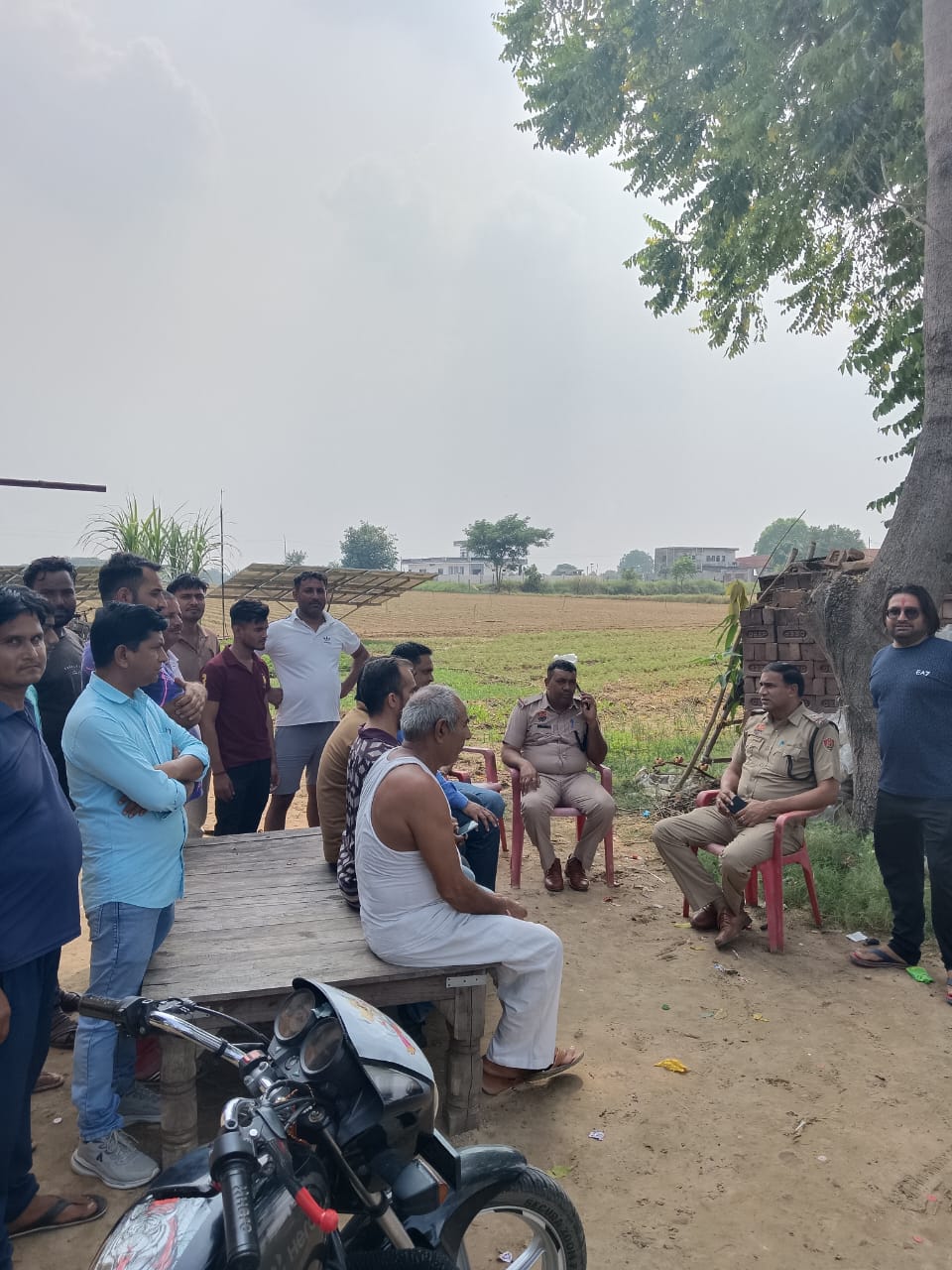 श्रीमान जी आज गांव दादरी तोय में ग्रामीणों को नशा न करने  के बारे में व साइबर के बारे में बताया गया