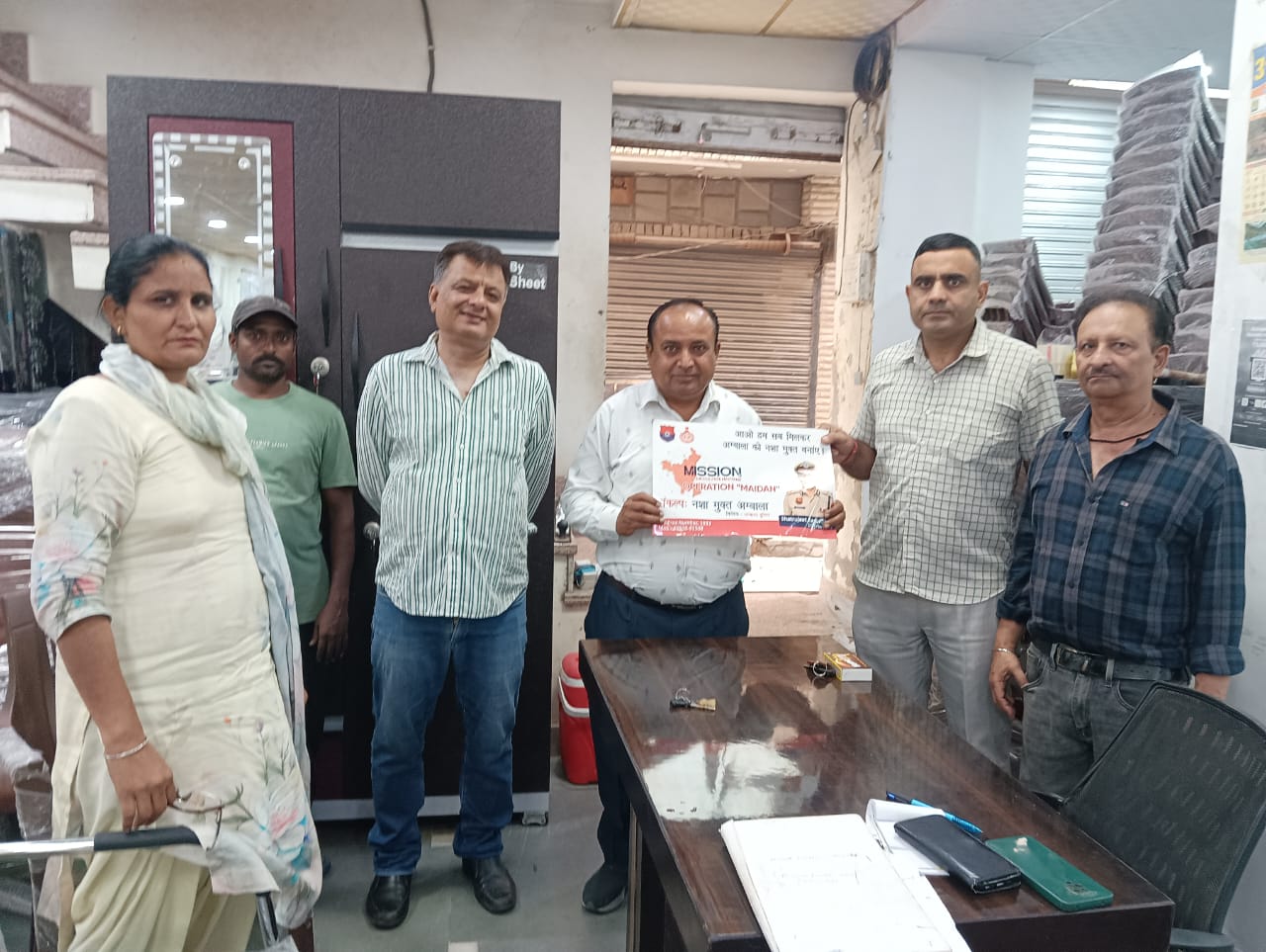 अम्बाला पुलिस द्वारा आमजन/युवाओं को साईबर जागरूकता, नशे से दूर रहने बारे किया जागरूक और पढाया यातायात नियमों का पाठ  नशे बारे एनसीबी मानस पोर्टल ट्रोल फ्री नम्बर 1933 और 9050891508 पर काॅल कर सूचना दे सकते है नागरिक       पुलिस अधीक्षक अम्बाला