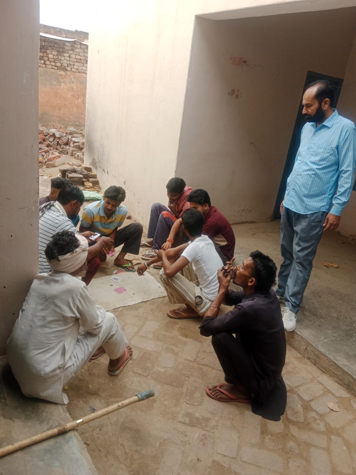 नशे को त्याग कर आगे बढ़ो