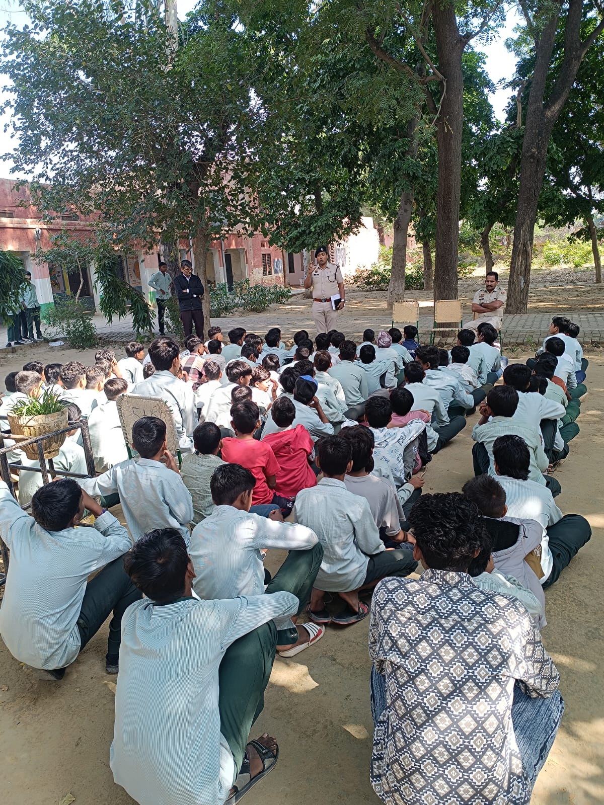 साइबर पुलिस की जनजागरूकता पहल : विद्यार्थियों को दी साइबर सुरक्षा व नशा मुक्ति की सीख