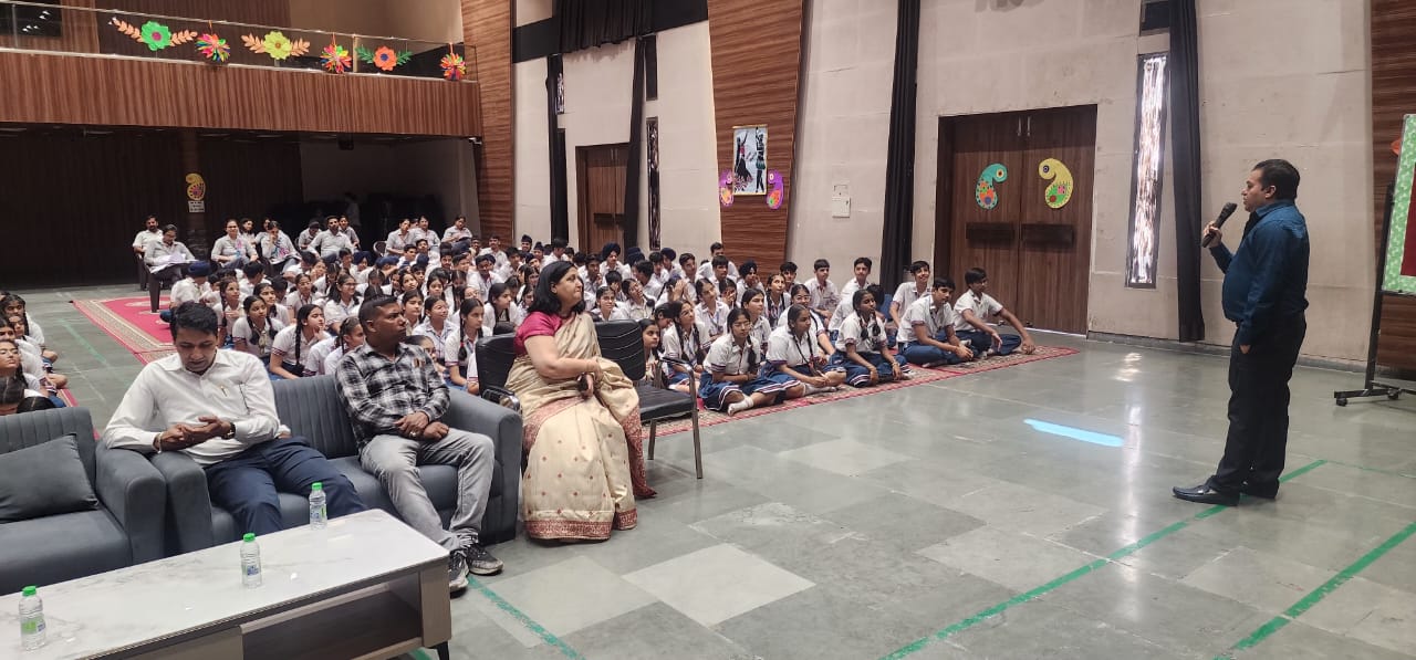 अम्बाला पुलिस द्वारा छात्र/छात्राओं/शिक्षकों को साईबर जागरूकता, नशे से दूर रहने बारे किया जागरूक और पढाया यातायात नियमों का पाठ, नशे बारे एनसीबी मानस पोर्टल ट्रोल फ्री नम्बर 1933, 9729990117, 9729990112, 9050891508 तथा साइबर अपराध होने पर हेल्प लाईन 
