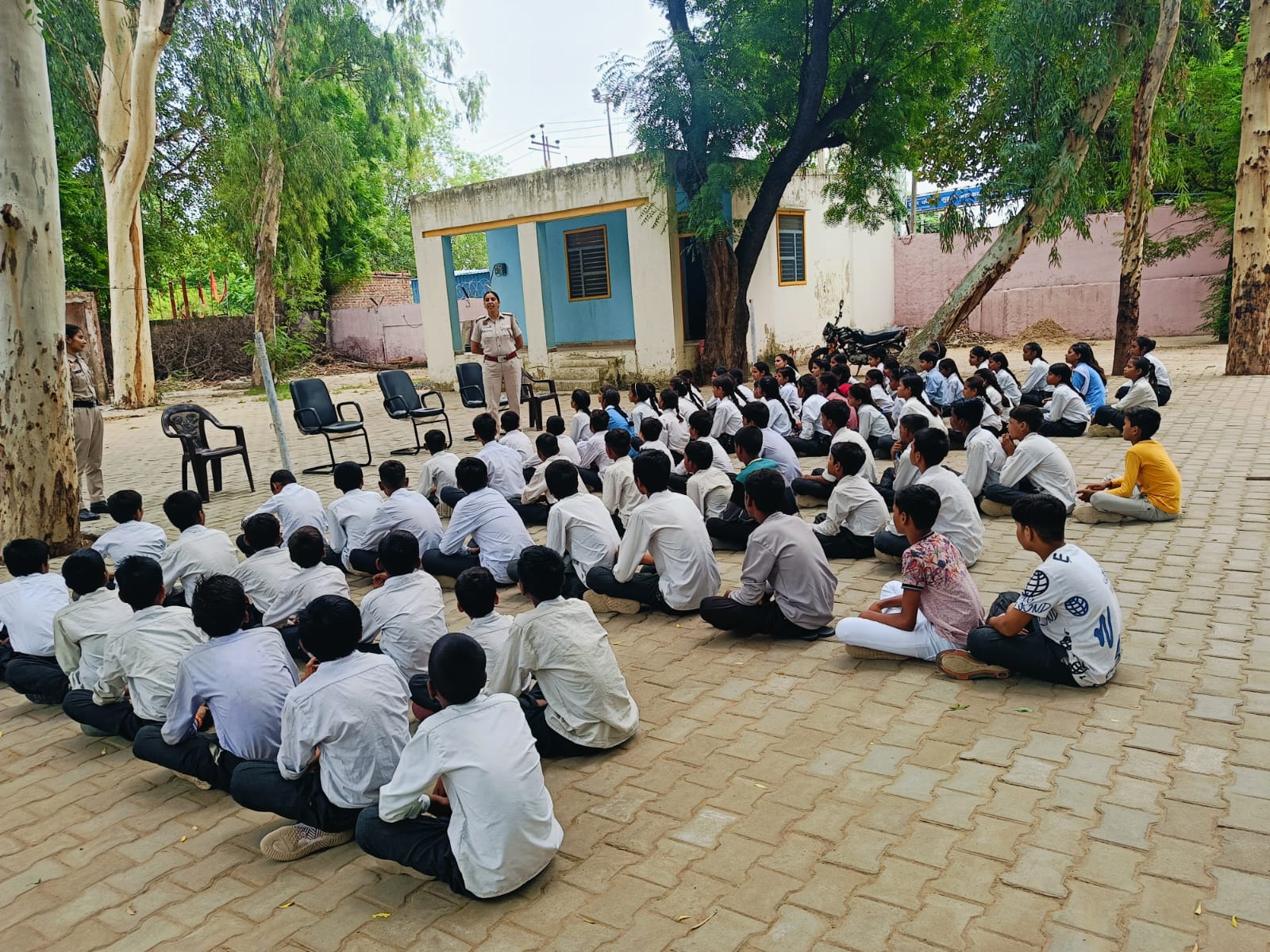 The district police organized a police school in the Government High School of village Suthana and made the students aware about cyber crime, crimes against women/children, dial 112 and Durga Shakti App.